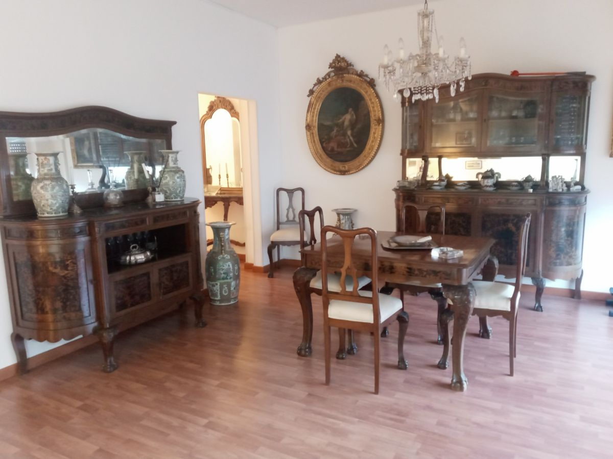 Appartamento di  4 vani /130 mq  a Bari - Murat (zona CENTRO)