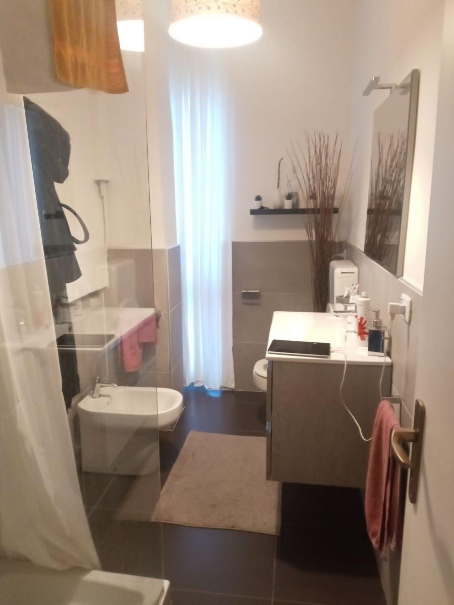 Appartamento di  4 vani /130 mq  a Bari - Murat (zona CENTRO)