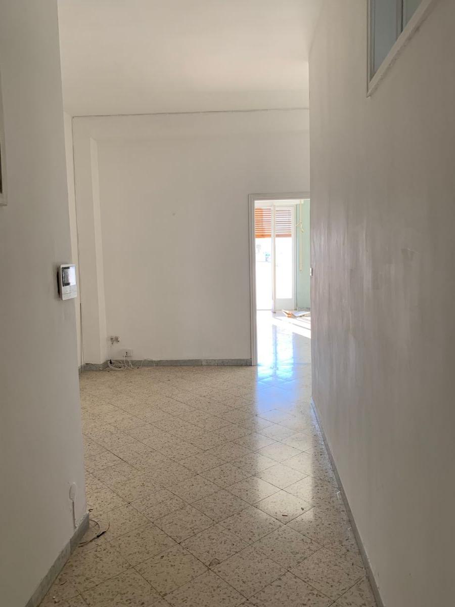 Appartamento di  4 vani /125 mq  a Modugno (zona Centro)