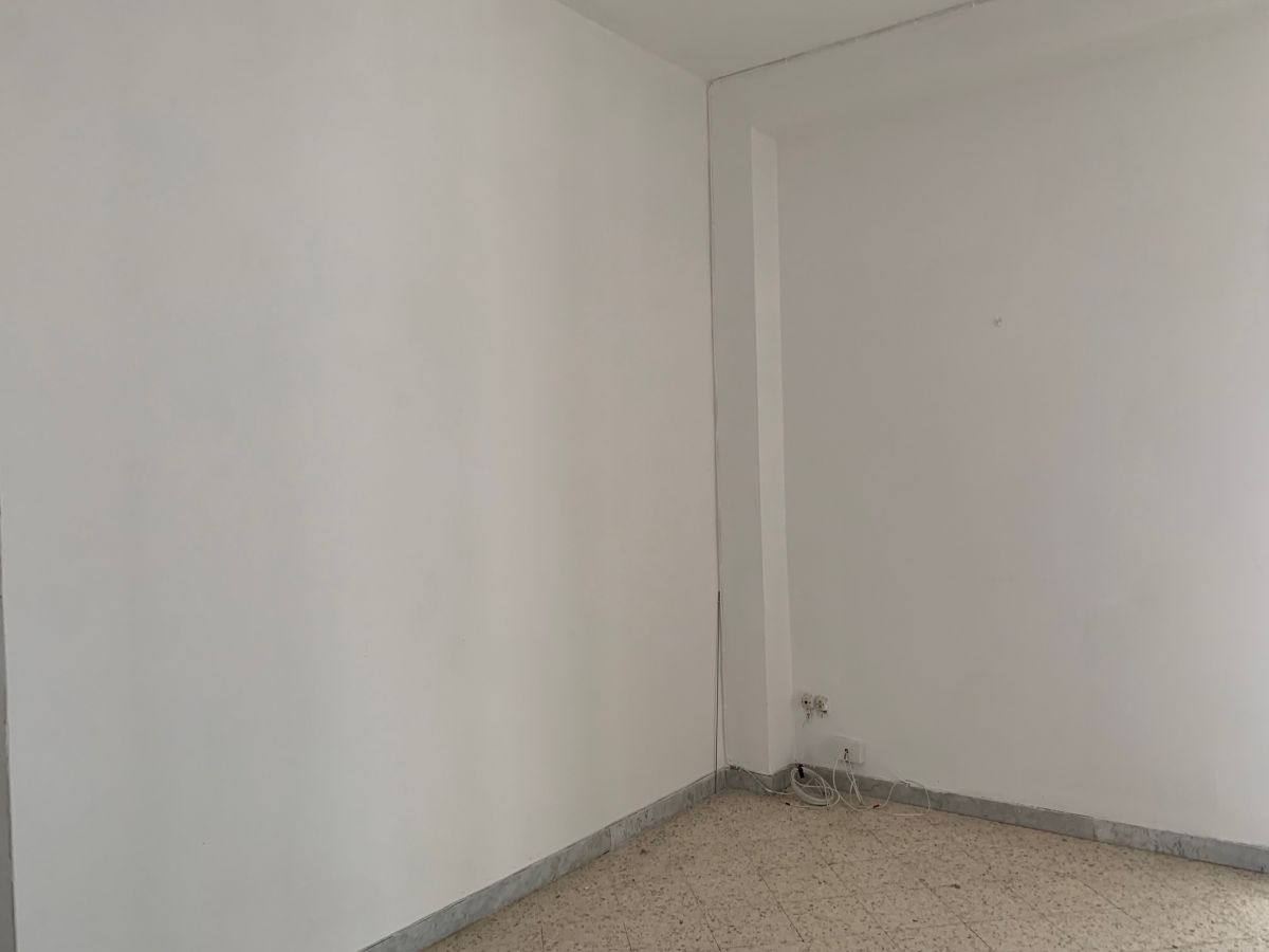 Appartamento di  4 vani /125 mq  a Modugno (zona Centro)