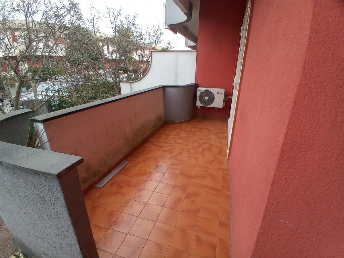 Villa (zona residenziale) di  6 vani /210 mq  a Bari - Mungivacca (zona via fanelli)