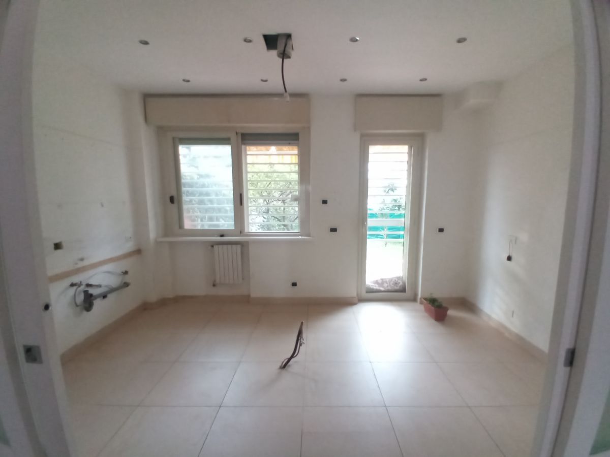 Villa (zona residenziale) di  6 vani /210 mq  a Bari - Mungivacca (zona via fanelli)