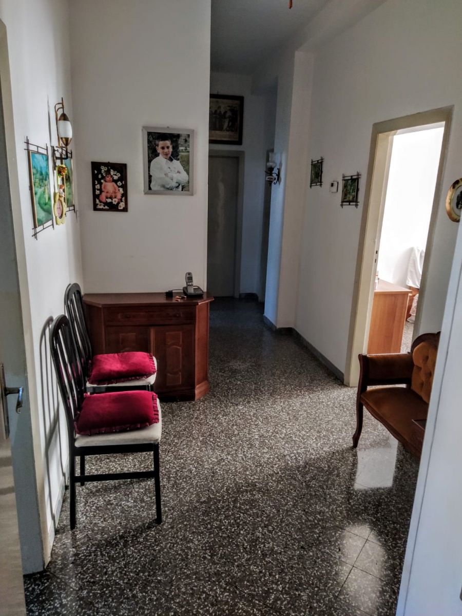 Appartamento di  4 vani /130 mq  a Bari - San Paolo