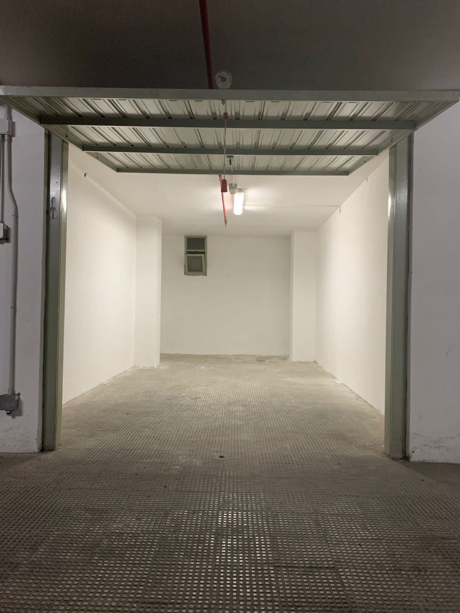 Box / Garage / Posto Auto di  1 vani /22 mq  a Bari - Japigia (zona chiesa resurrezione )