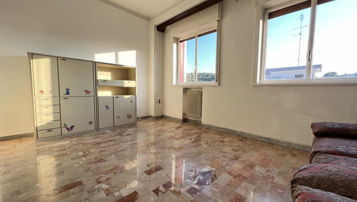 Appartamento di  3 vani /112 mq  a Cassano delle Murge (zona Zona semi centrale)