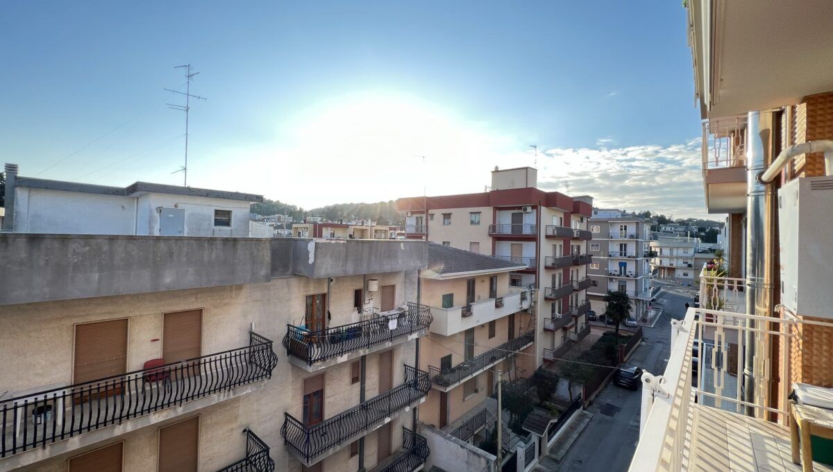 Appartamento di  3 vani /112 mq  a Cassano delle Murge (zona Zona semi centrale)