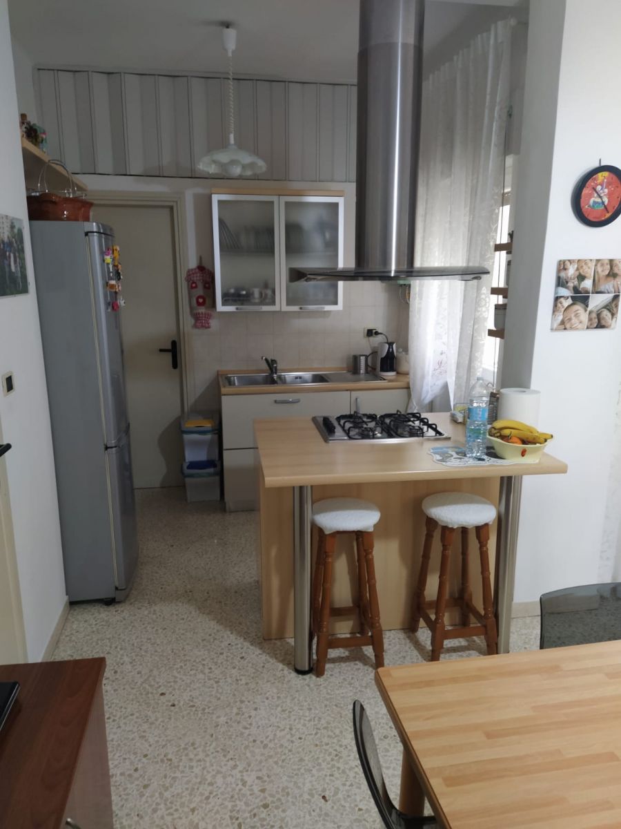 Appartamento di  4 vani /130 mq  a Bari - San Pasquale alta (zona Parco 2 Giugno)