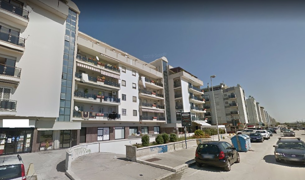 Box / Garage / 72 mq  a Trani (zona Zona Ospedale)