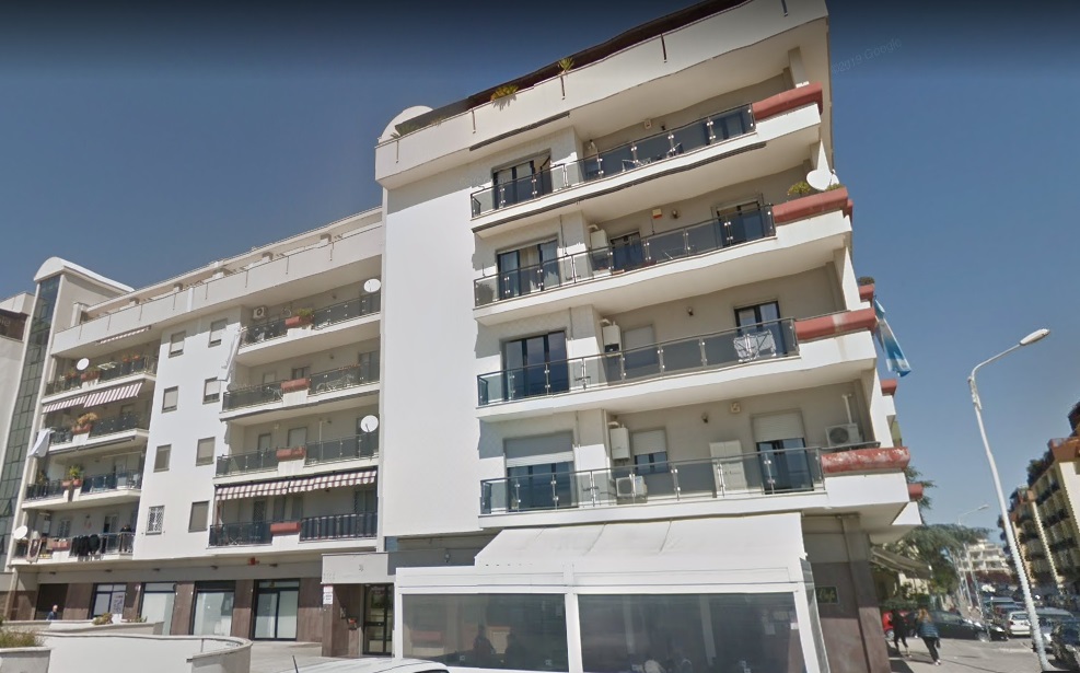 Box / Garage / 72 mq  a Trani (zona Zona Ospedale)