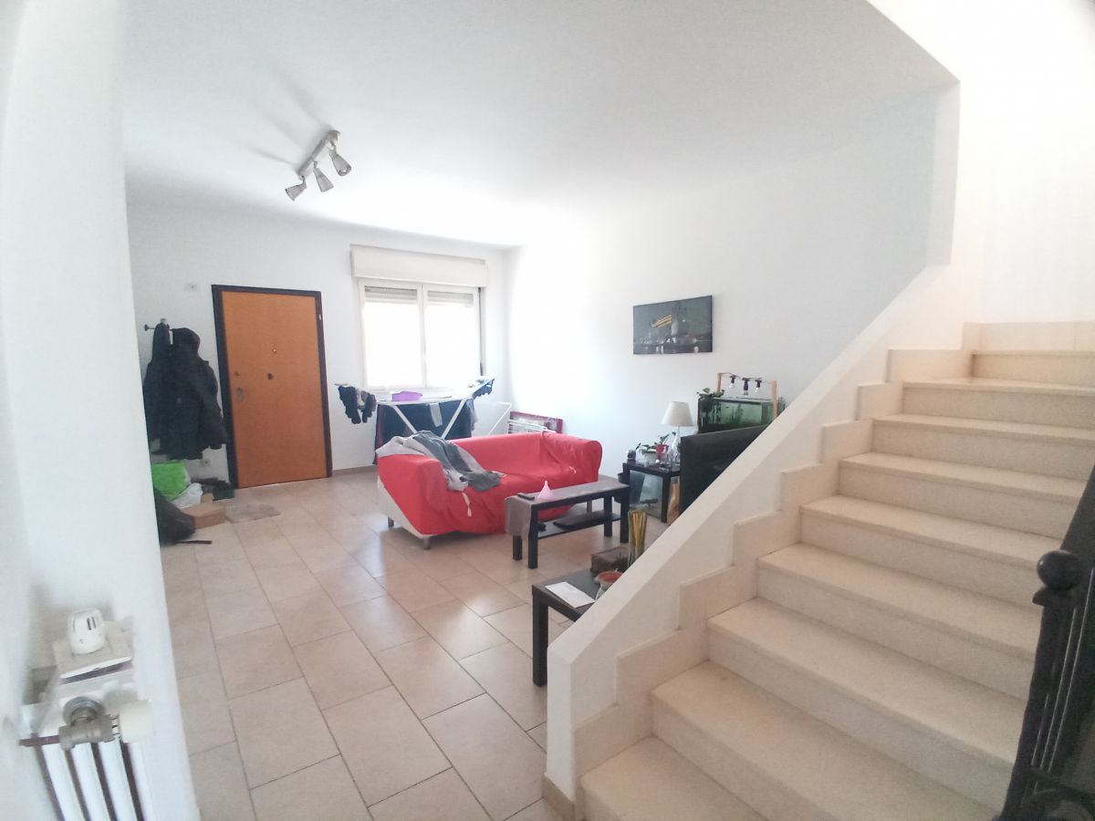 Villa (zona residenziale) di  6 vani /210 mq  a Bari - Mungivacca (zona via fanelli)