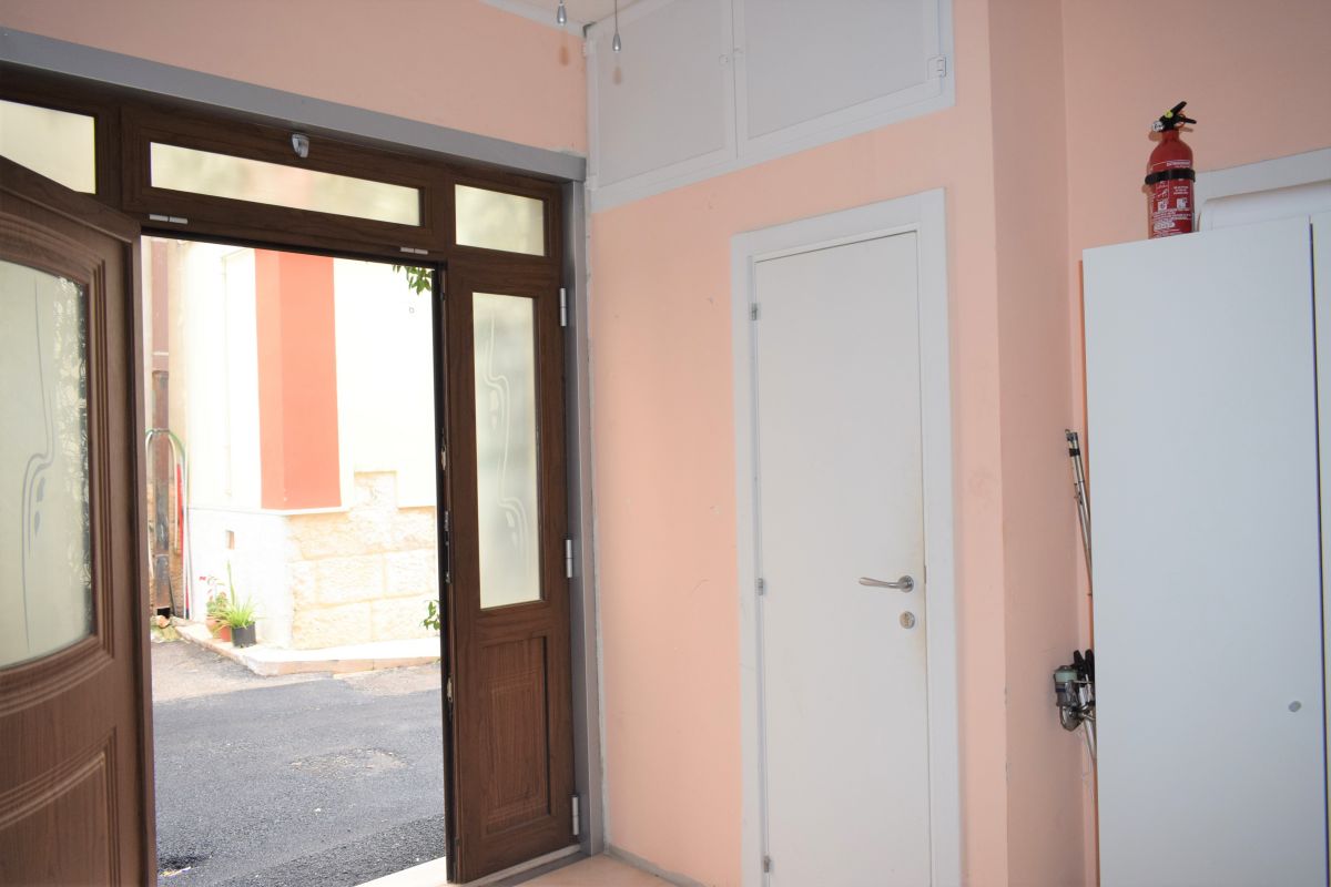 Casa indipendente di  3 vani /130 mq  a Bitetto (zona Centralissima)