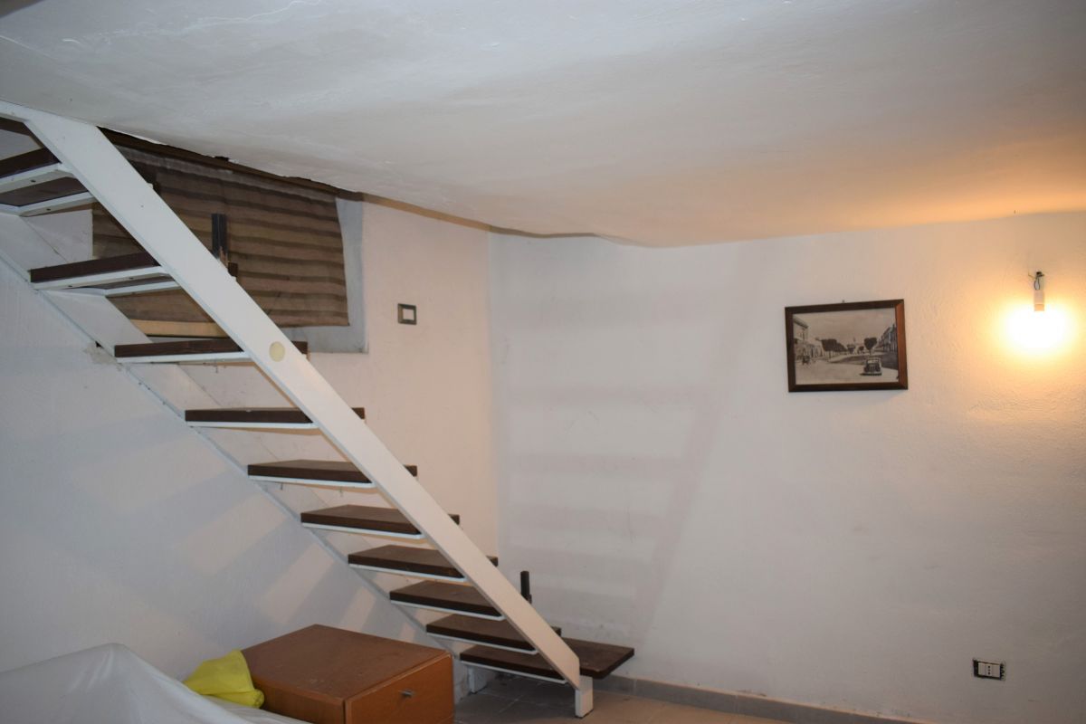 Casa indipendente di  3 vani /130 mq  a Bitetto (zona Centralissima)