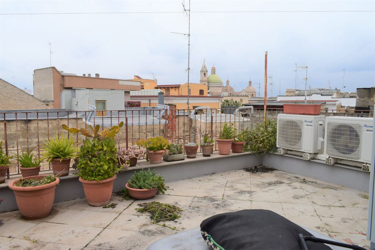 Casa indipendente di  3 vani /130 mq  a Bitetto (zona Centralissima)