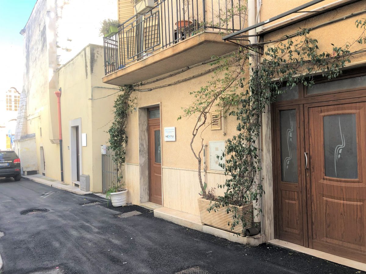 Casa indipendente di  3 vani /130 mq  a Bitetto (zona Centralissima)