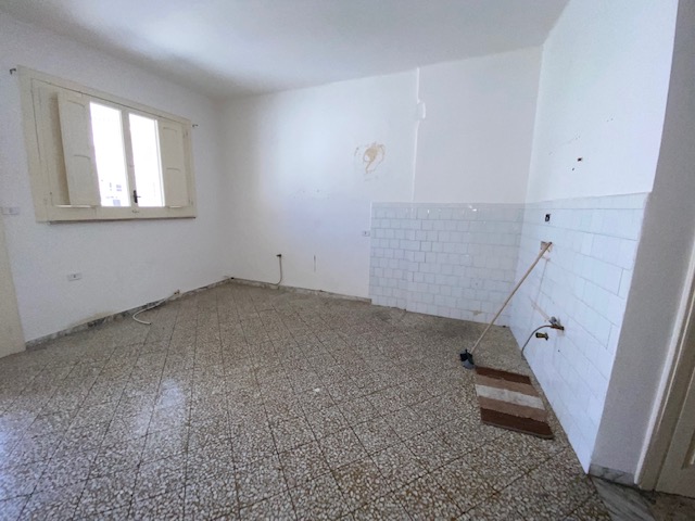 Appartamento di  2 vani /115 mq  a Triggiano (zona centro storico)