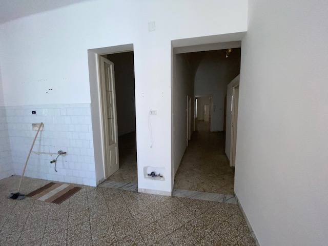 Appartamento di  2 vani /115 mq  a Triggiano (zona centro storico)