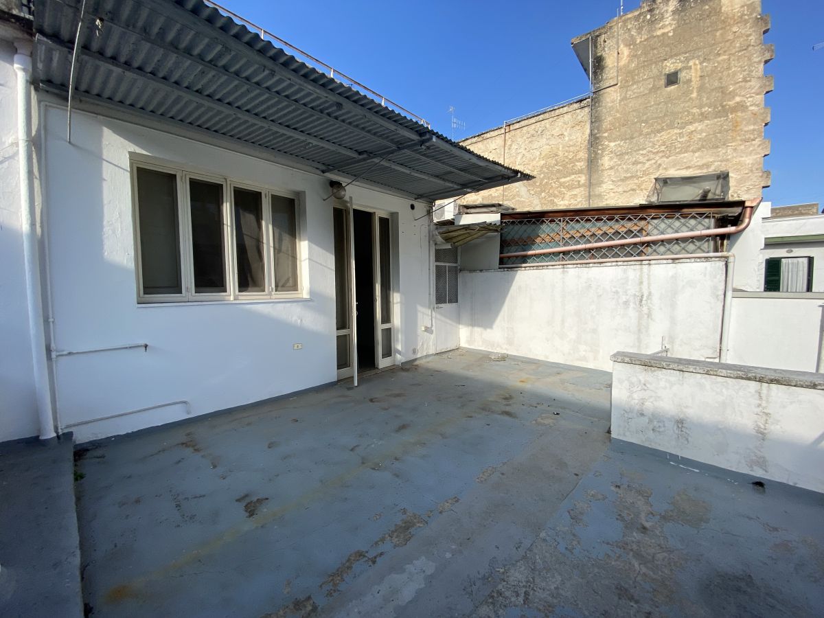 Appartamento di  2 vani /115 mq  a Triggiano (zona centro storico)