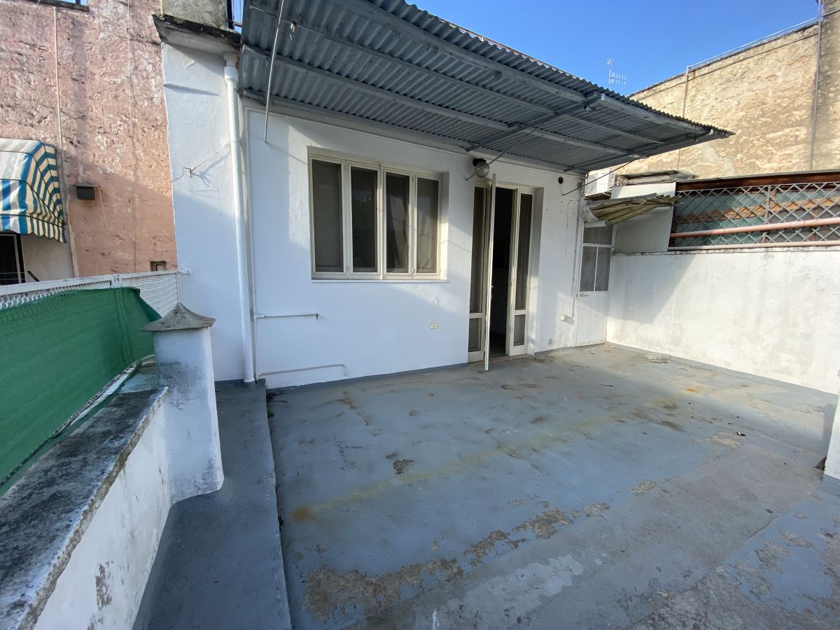 Appartamento di  2 vani /115 mq  a Triggiano (zona centro storico)