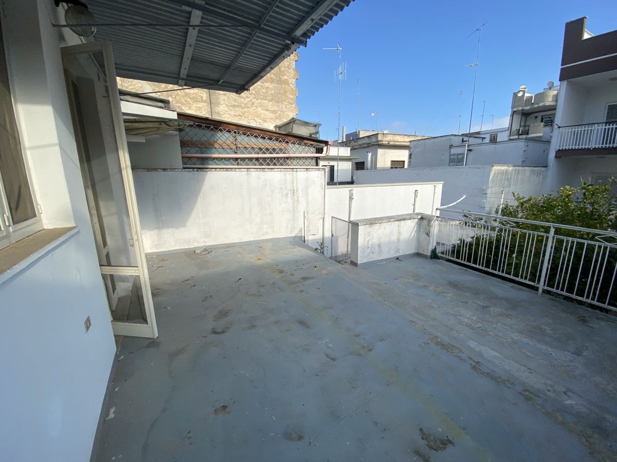 Appartamento di  2 vani /115 mq  a Triggiano (zona centro storico)