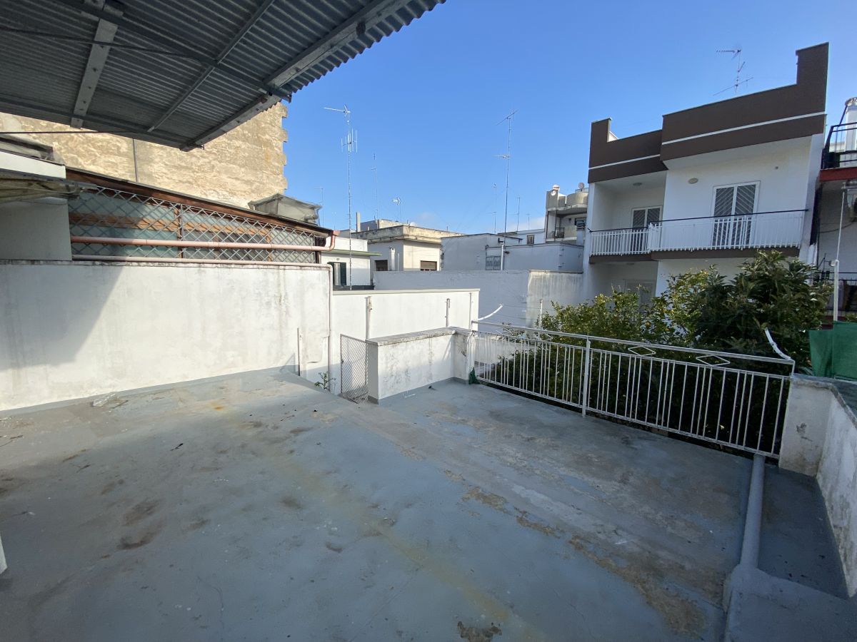 Appartamento di  2 vani /115 mq  a Triggiano (zona centro storico)