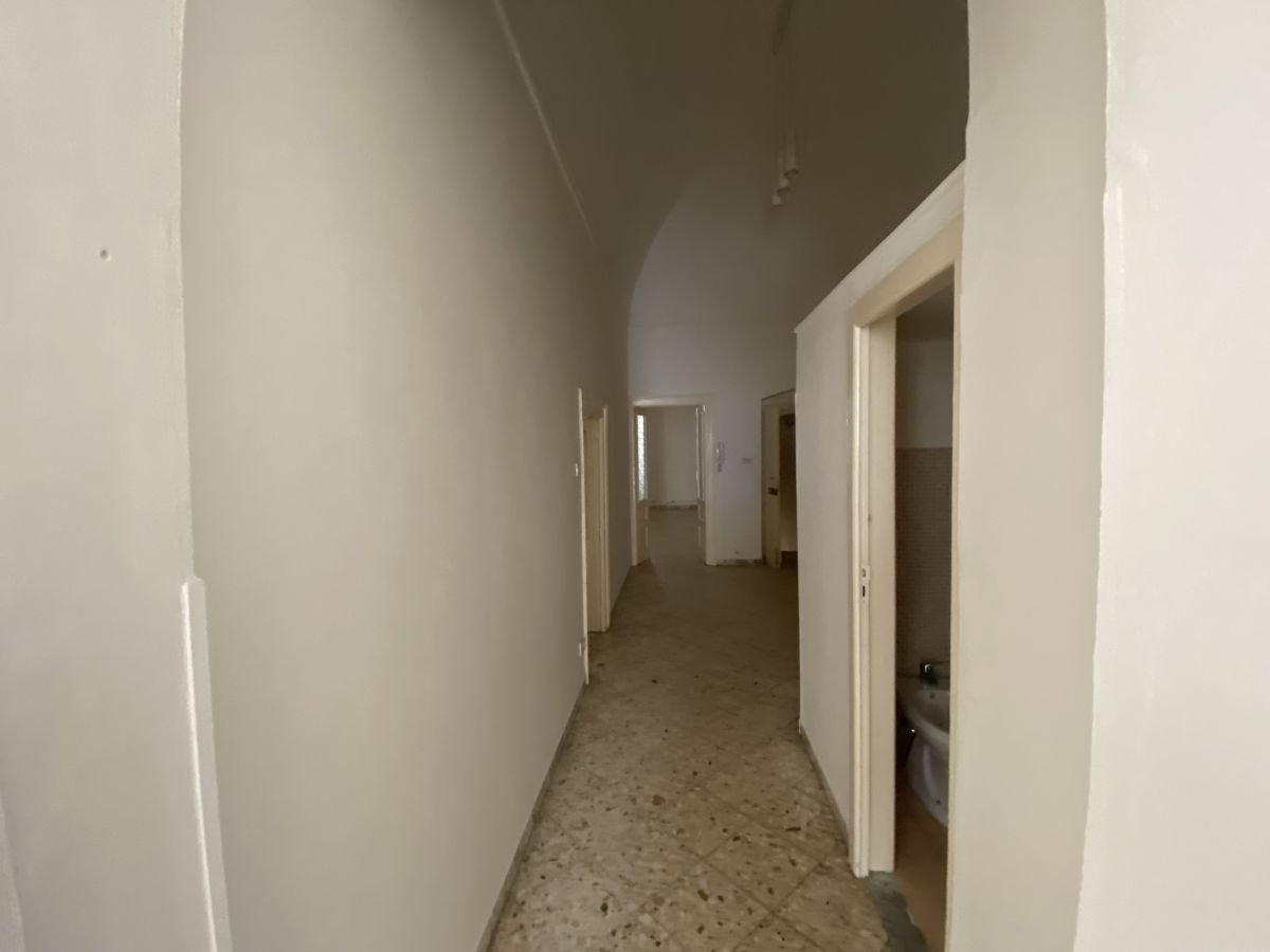 Appartamento di  2 vani /115 mq  a Triggiano (zona centro storico)