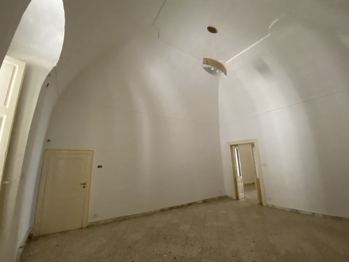 Appartamento di  2 vani /115 mq  a Triggiano (zona centro storico)