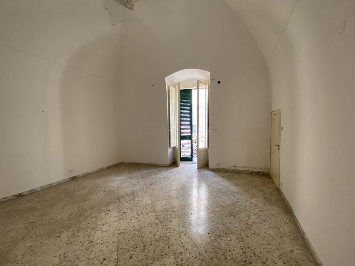 Appartamento di  2 vani /115 mq  a Triggiano (zona centro storico)