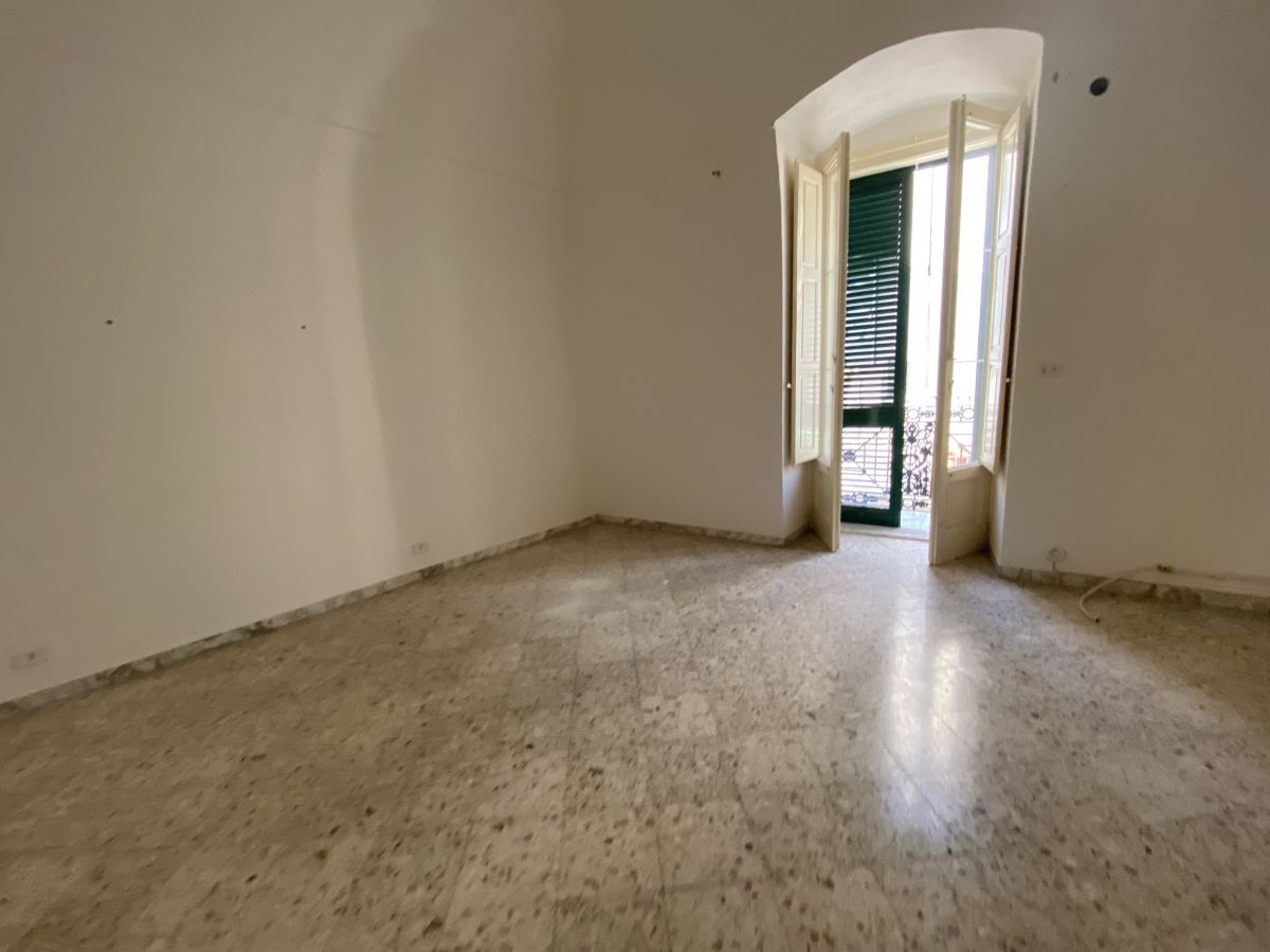 Appartamento di  2 vani /115 mq  a Triggiano (zona centro storico)