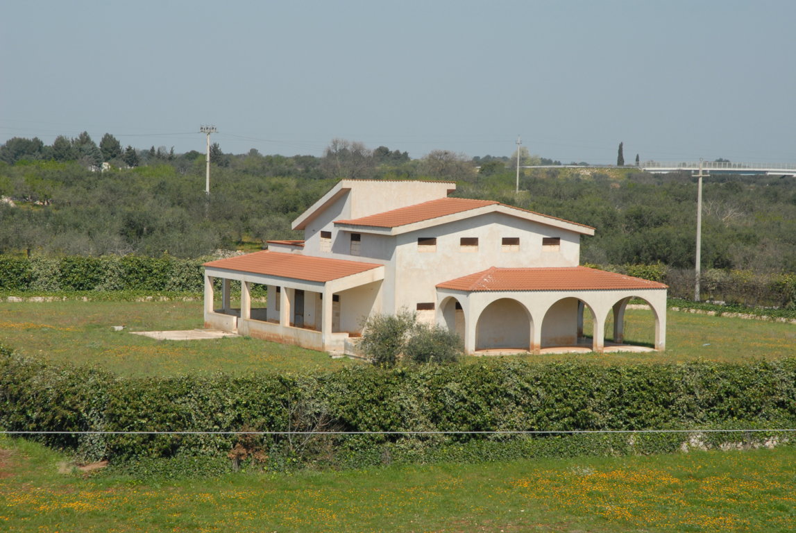 COMPLESSO IMMOBILIARE AGRICOLO - GIOIA DEL COLLE