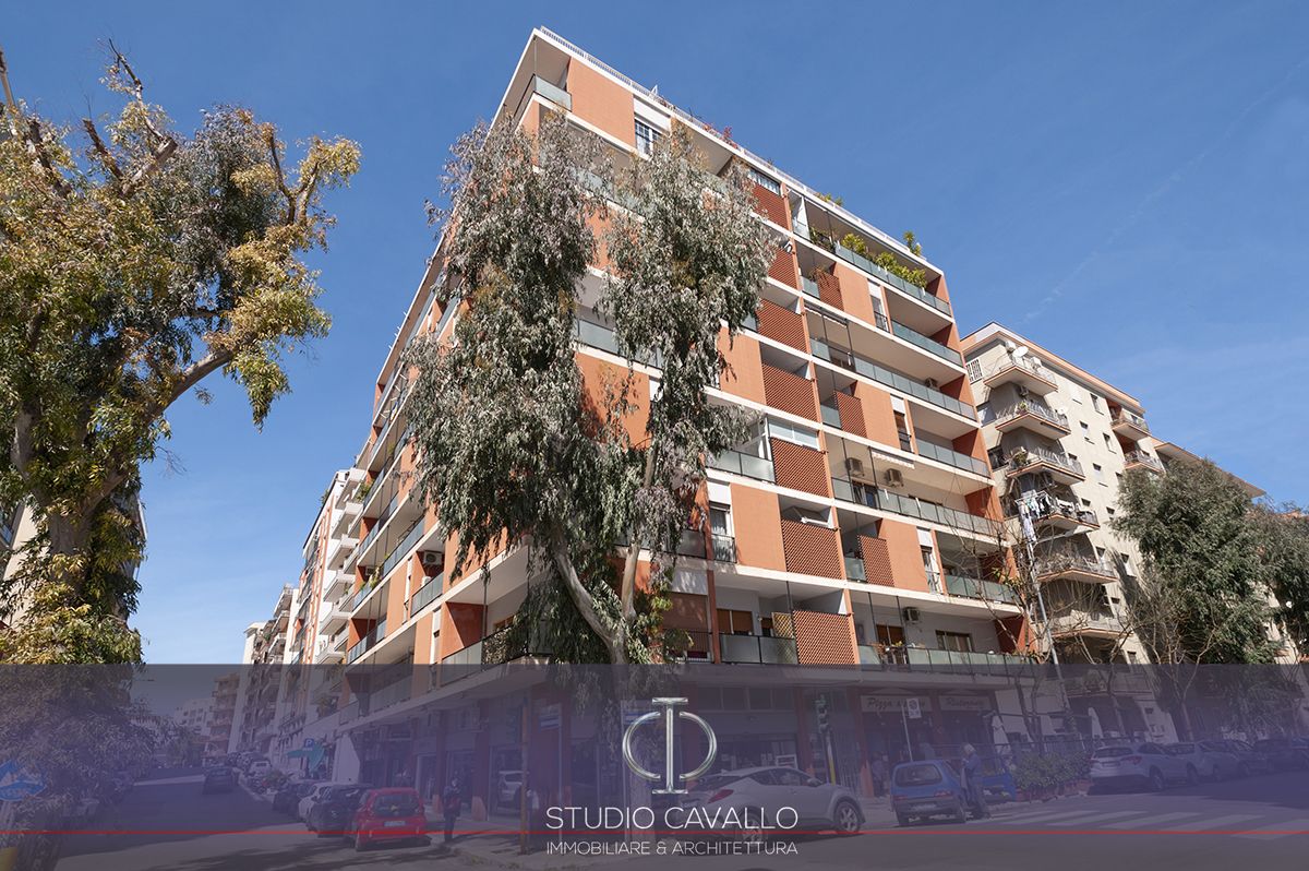 Appartamento di  5 vani /163 mq  a Bari - Picone (zona Picone)