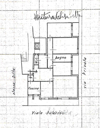 Appartamento di  5 vani /163 mq  a Bari - Picone (zona Picone)