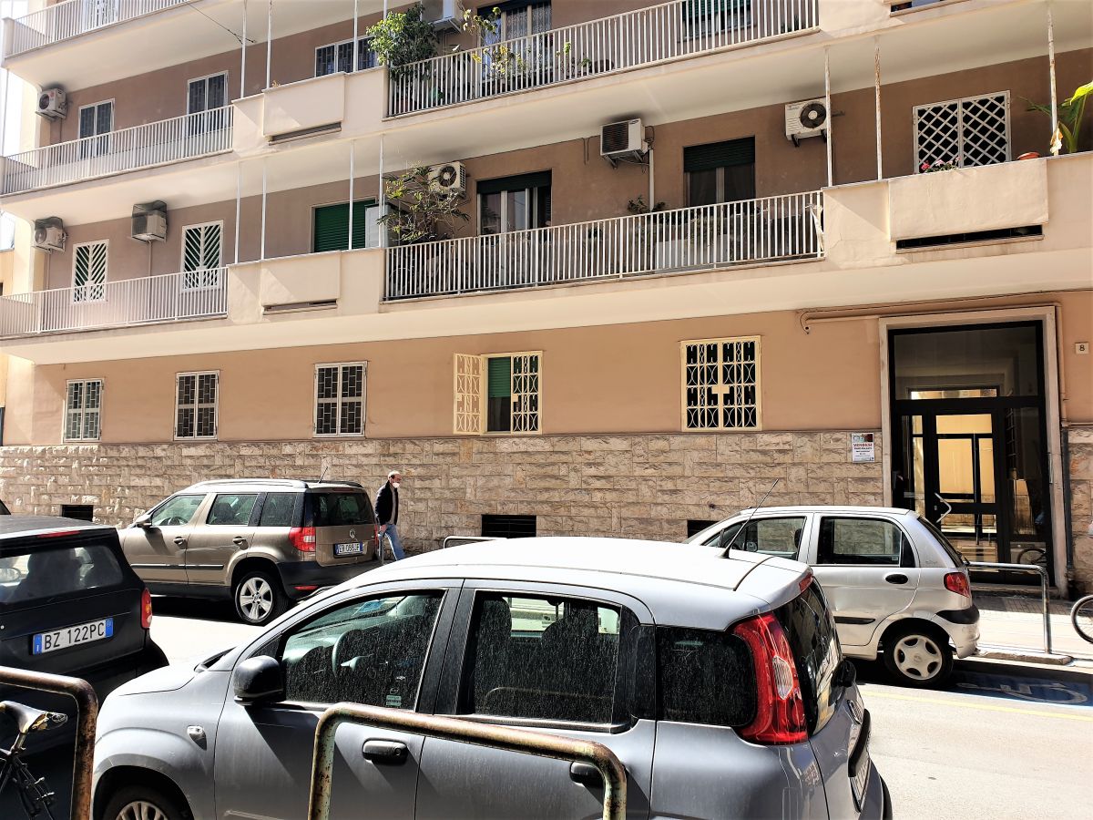 Appartamento di 4 vani/124 mq a Bari - Libertà  (zona Piazza Garibaldi)