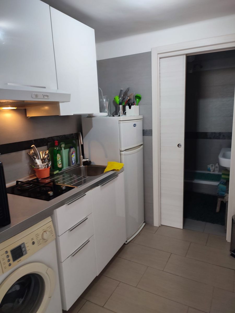 Appartamento di  3 vani /60 mq  a Bari - Carrassi (zona zona Policlinico- stazione)