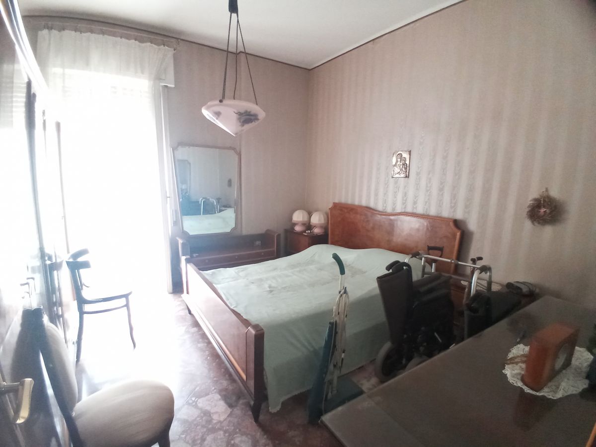 Appartamento di  3 vani /100 mq  a Bari - Murat (zona CENTRO)