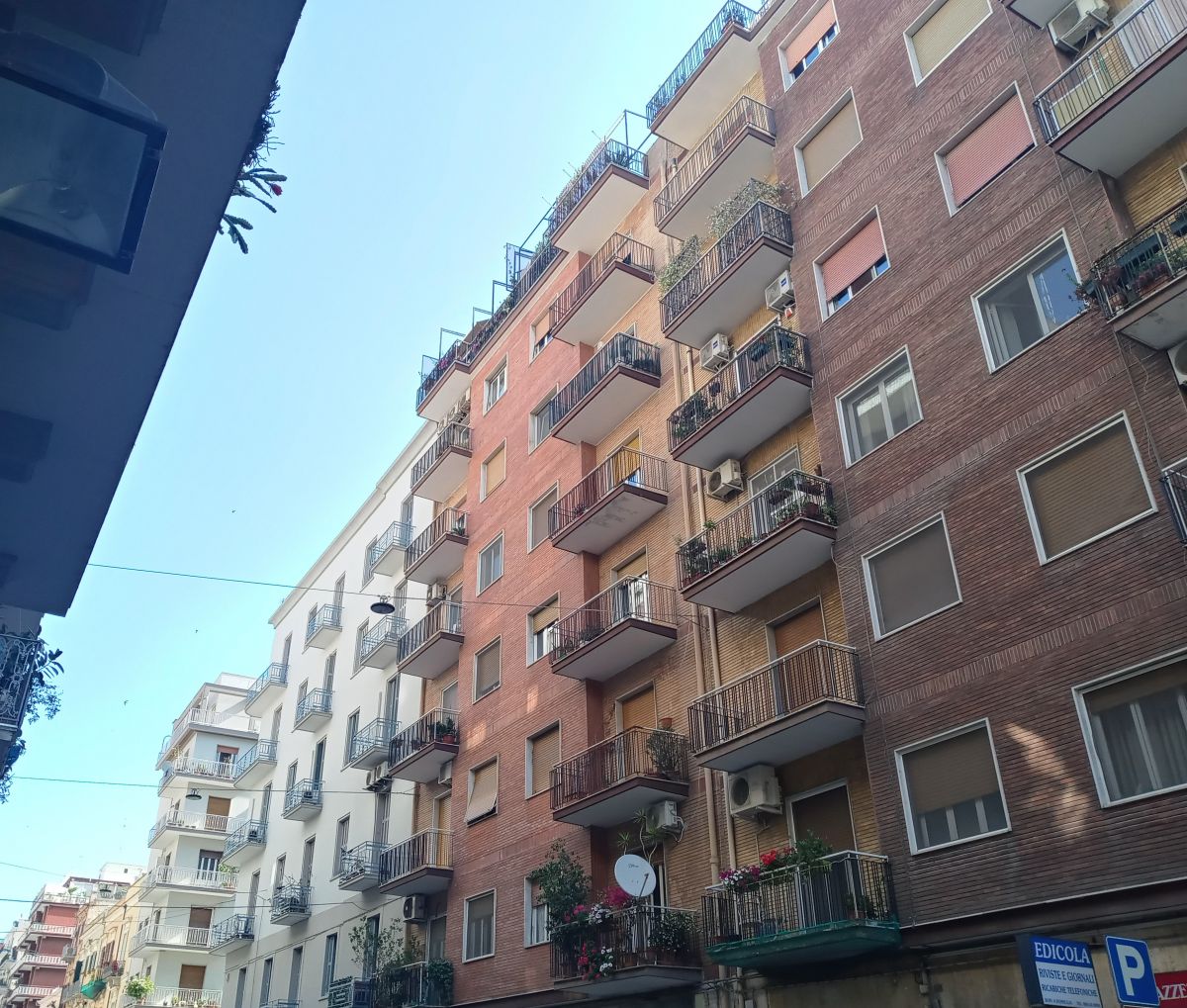 Appartamento di  3 vani /100 mq  a Bari - Murat (zona CENTRO)