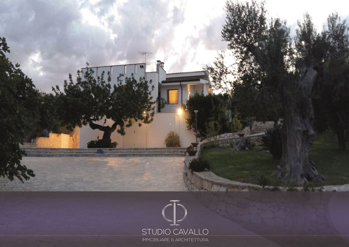 Villa (zona residenziale) di  3 vani /400 mq  a Polignano a Mare (zona Castellana Grotte )