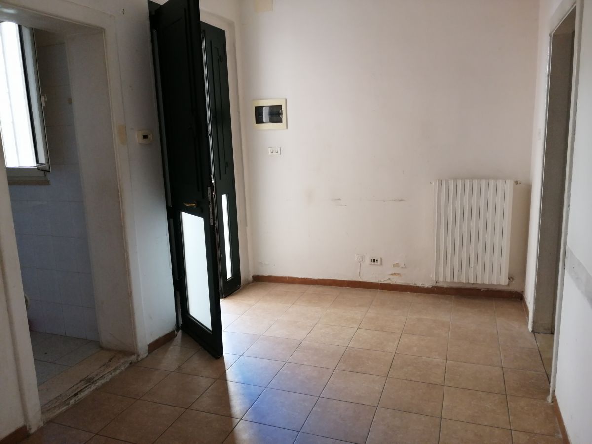 Casa indipendente di  2 vani /100 mq  a Bari - Carbonara