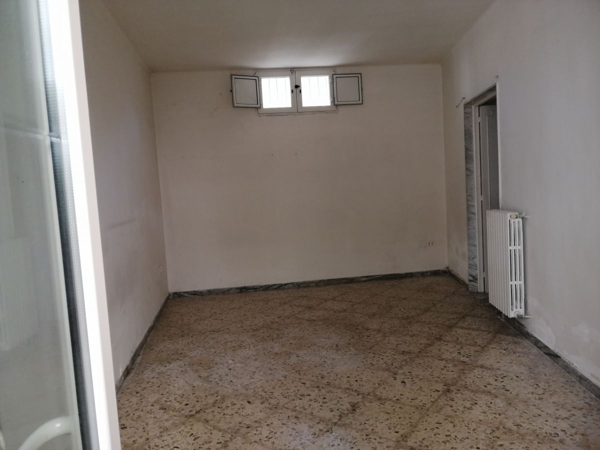 Casa indipendente di  2 vani /100 mq  a Bari - Carbonara