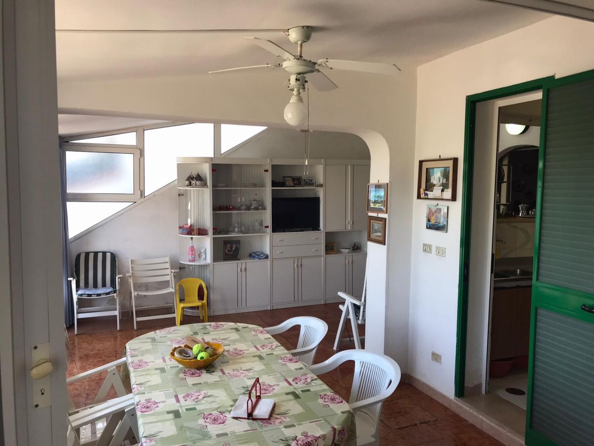 Villa (zona residenziale) di  3 vani /90 mq  a Ostuni (zona Consorzio Rosa Marina)