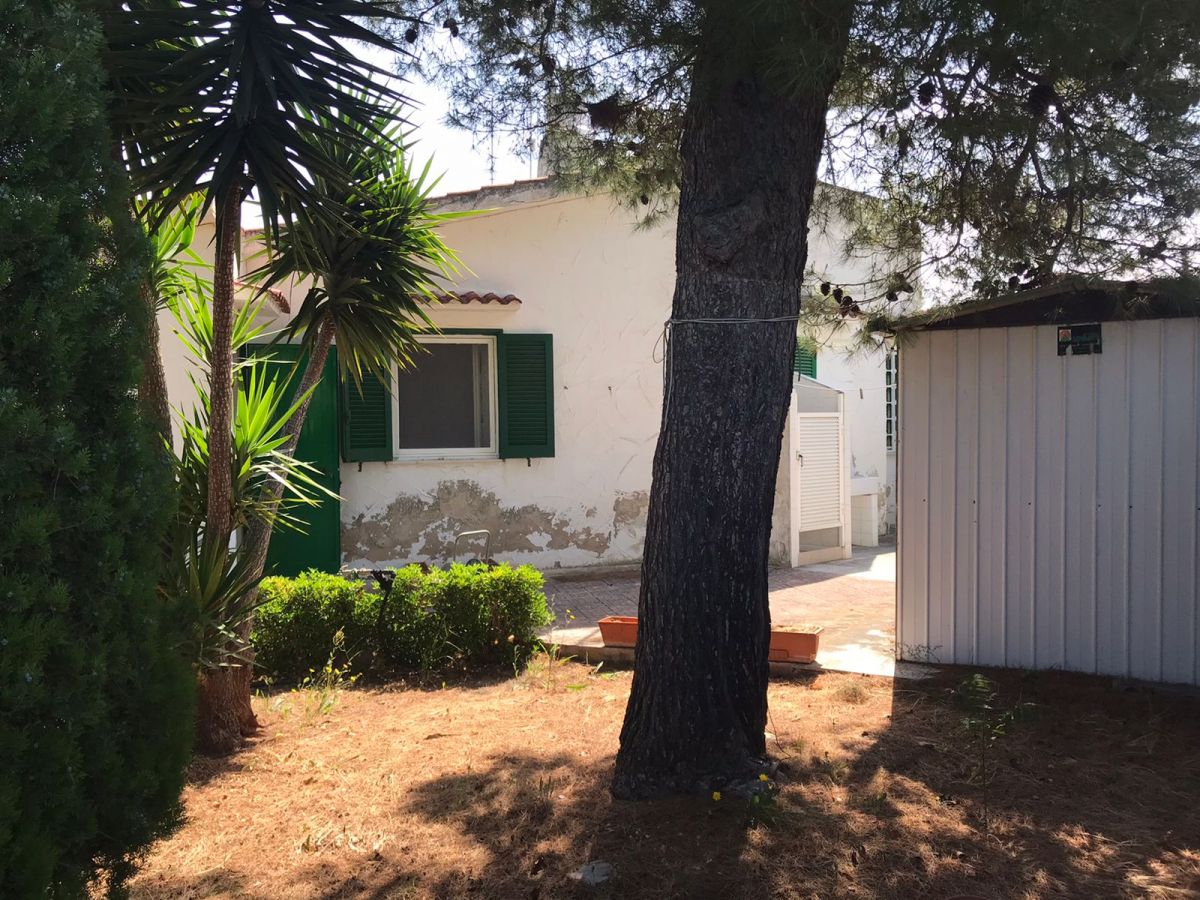 Villa (zona residenziale) di  3 vani /90 mq  a Ostuni (zona Consorzio Rosa Marina)