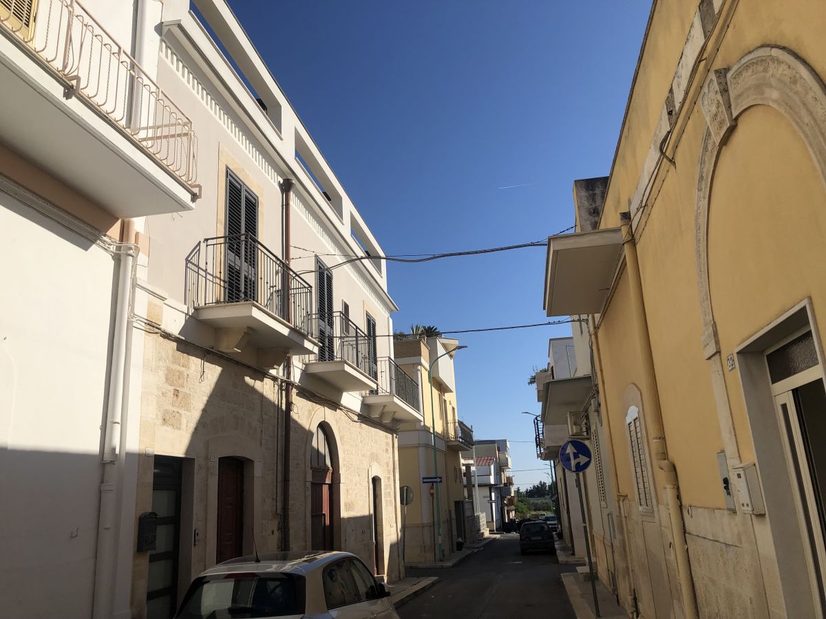 Appartamento di  3 vani /150 mq  a Bitetto (zona Via bari)