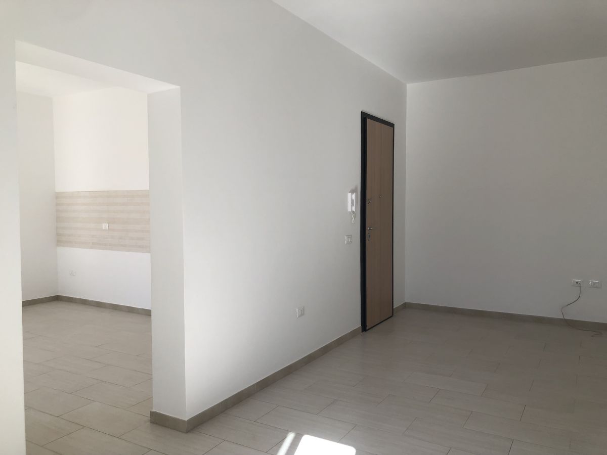 Appartamento di  3 vani /106 mq  a Bitetto (zona Via Bari)