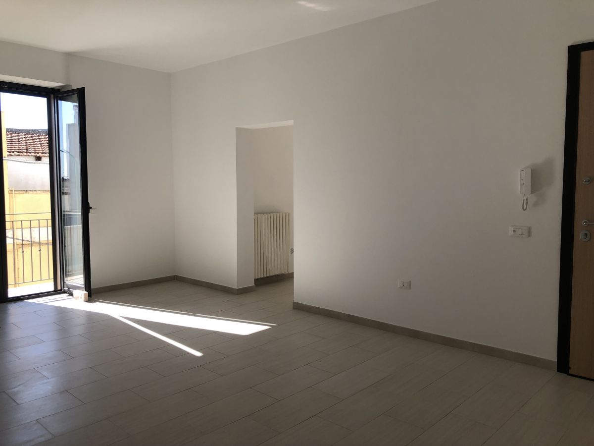 Appartamento di  3 vani /106 mq  a Bitetto (zona Via Bari)