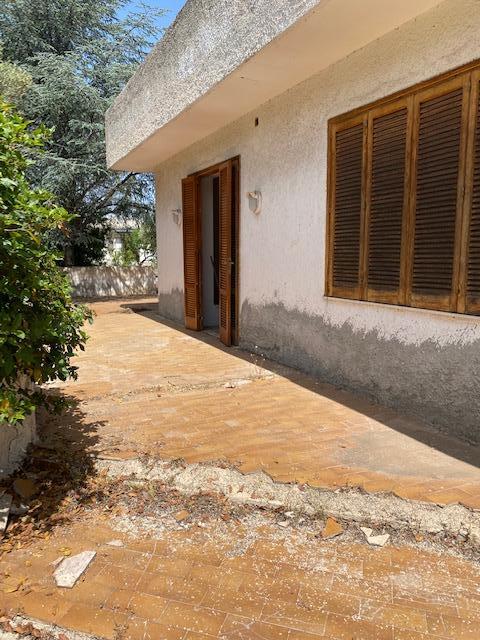 Villa (zona residenziale) di  5 vani /171 mq  a Polignano a Mare (zona Conversano - Polignano)