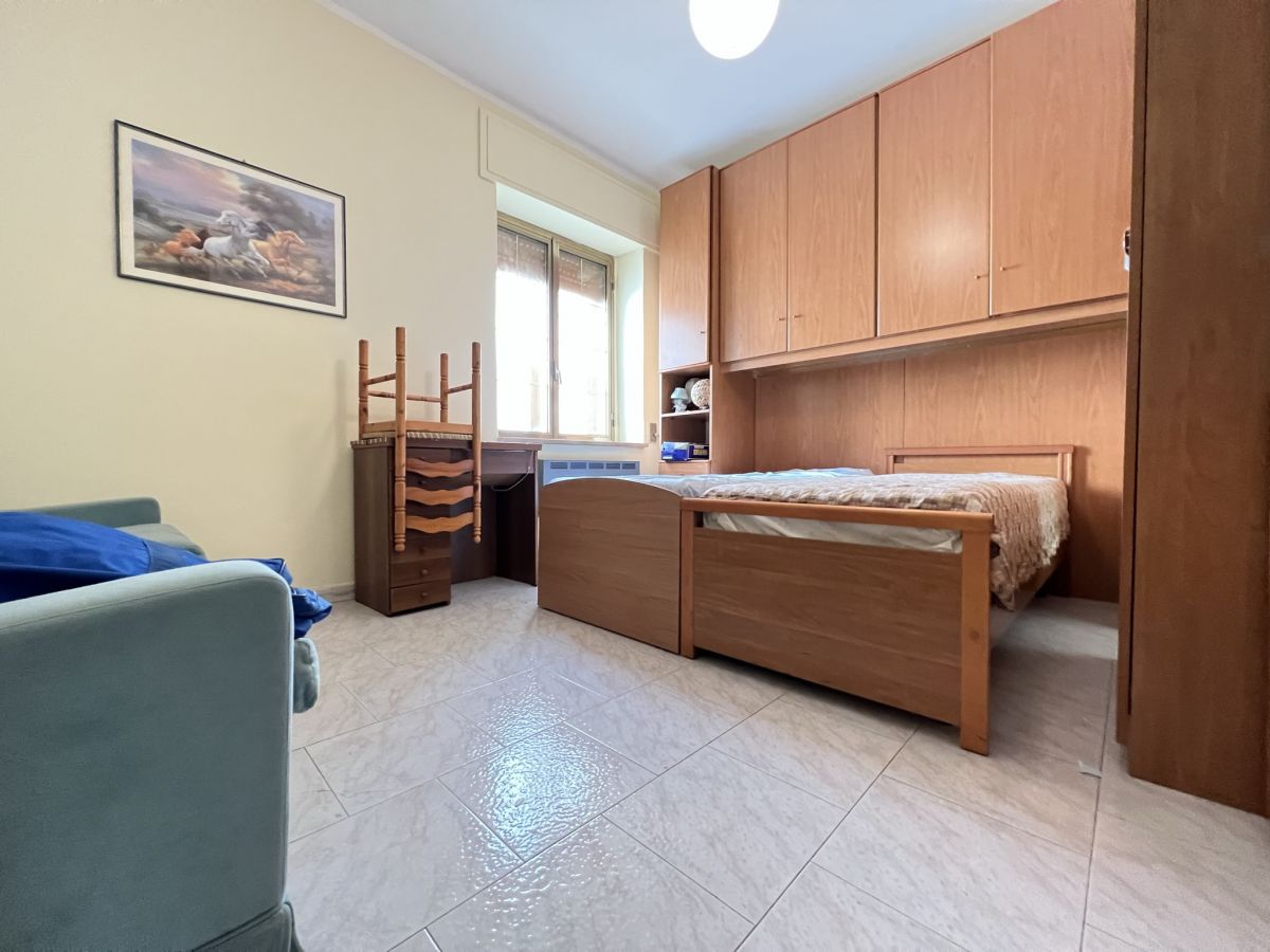 Appartamento di  5 vani /180 mq  a Cassano delle Murge (zona Centrale)