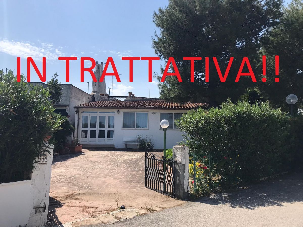 Villa (zona residenziale) di  3 vani /90 mq  a Ostuni (zona Consorzio Rosa Marina)