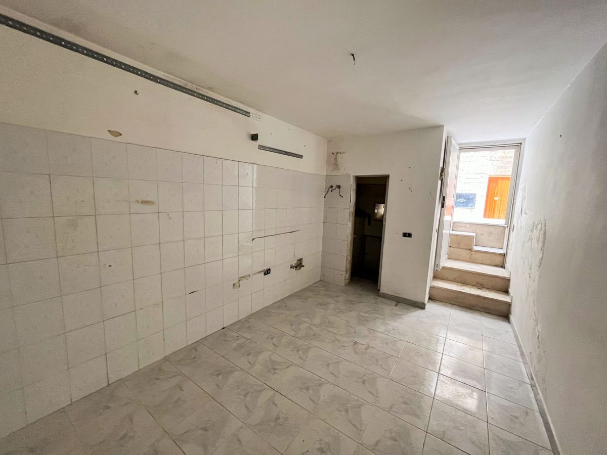 Casa indipendente di  2 vani /50 mq  a Capurso (zona centro storico)