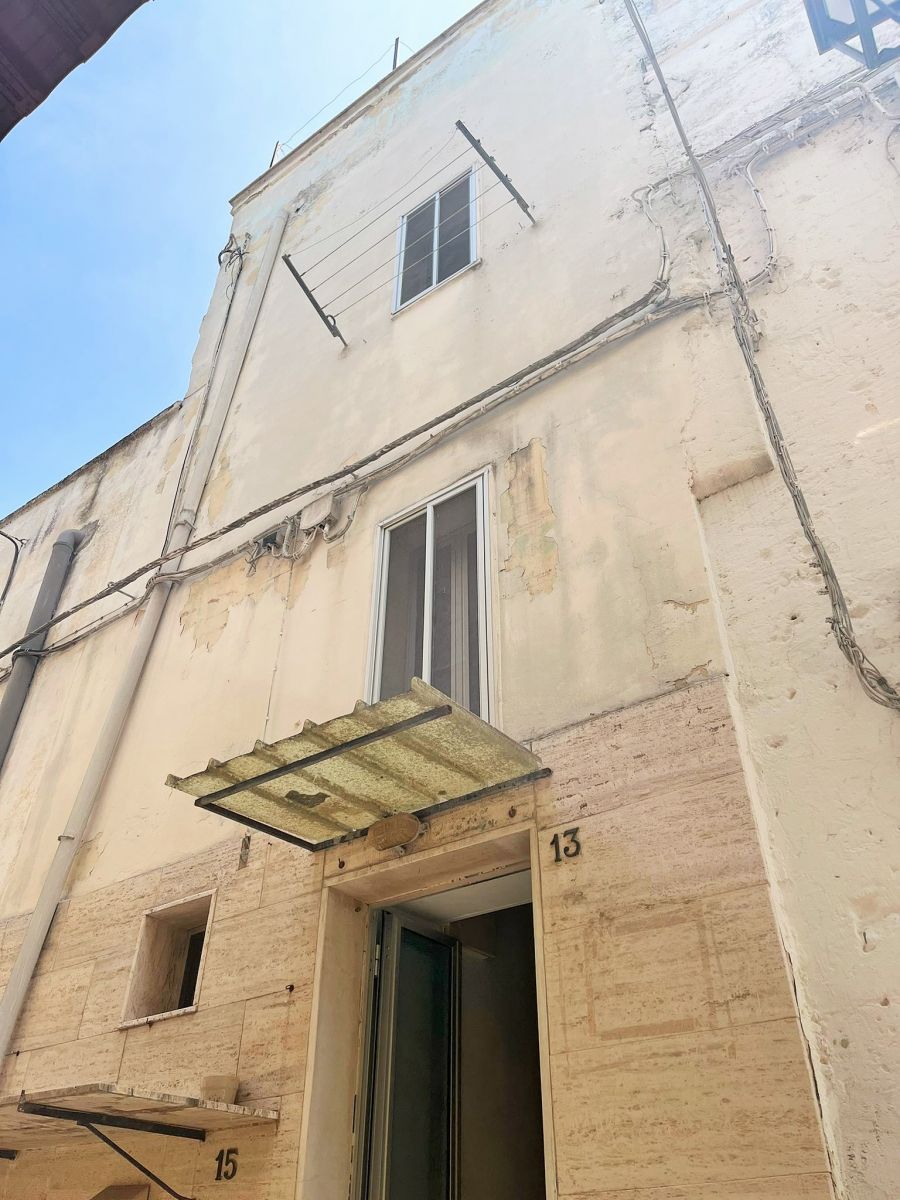 Casa indipendente di  2 vani /50 mq  a Capurso (zona centro storico)