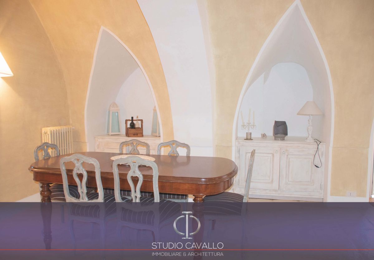 Palazzo / Stabile di  5 vani /260 mq  a Ostuni