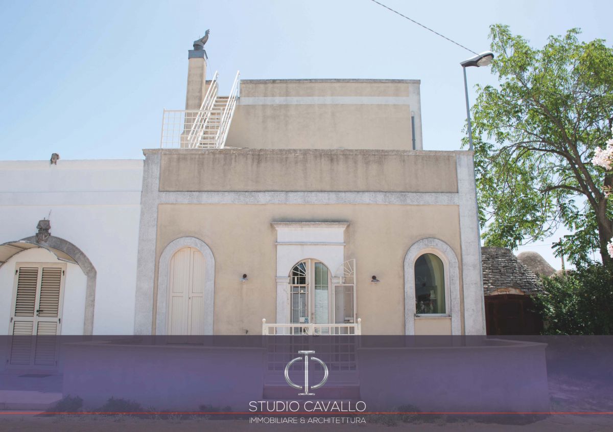 Palazzo / Stabile di  5 vani /260 mq  a Ostuni